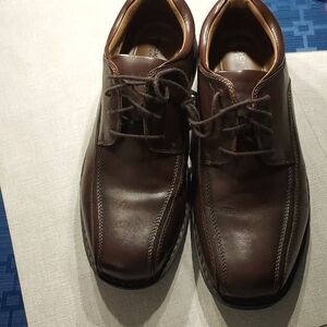 Dockers Brown pro style shoes size 9.5W